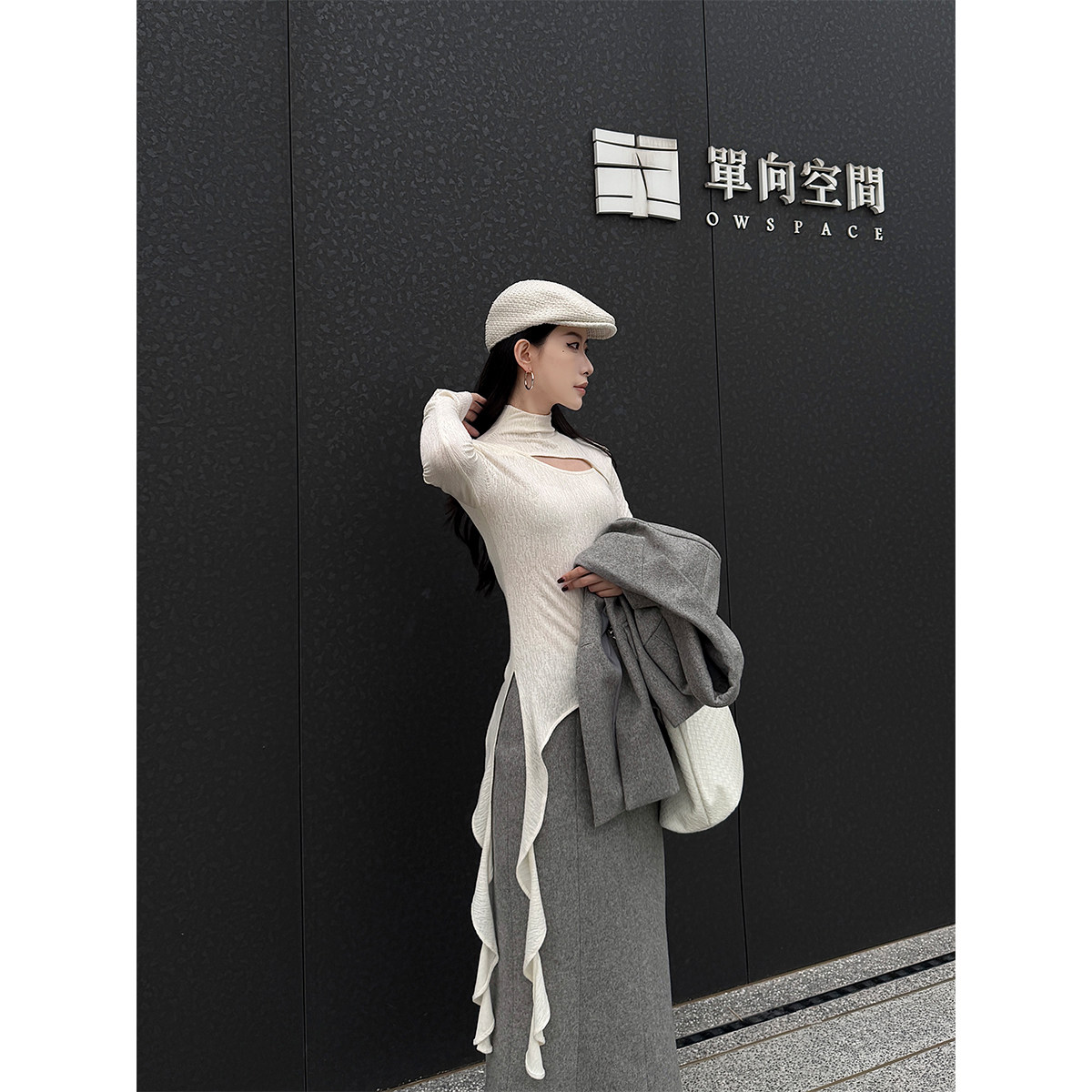 PAPERLLL辛间 左岸微风 法式不规则镂空领口高领打底衫女修身内搭,女装/女士精品,毛针织衫,淘宝优惠券,粉丝福利购,淘宝优惠卷