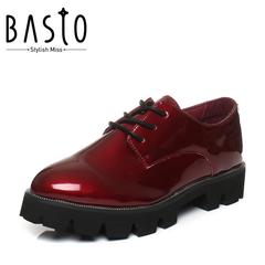 BASTO/百思图春秋珠光超纤休闲系带方跟女单鞋YFT01CM7