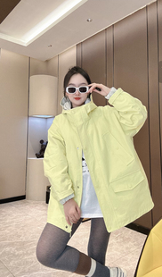 2026春季新款韩版宽松休闲连帽冲锋衣外套女中长款工装中长款风衣