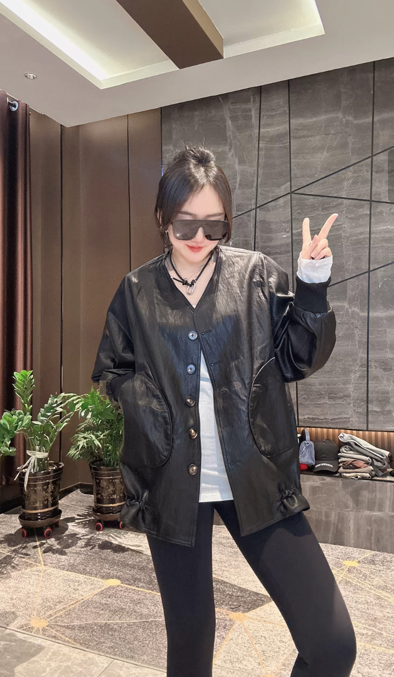 黑色V领小皮衣外套女春季2026新款今年流行设计感巨好看PU皮夹克