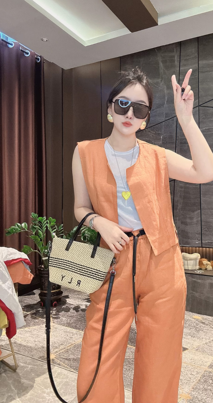 2026年夏季网红新款时尚通勤慵懒宽松休闲简约马甲上衣裤子套装女