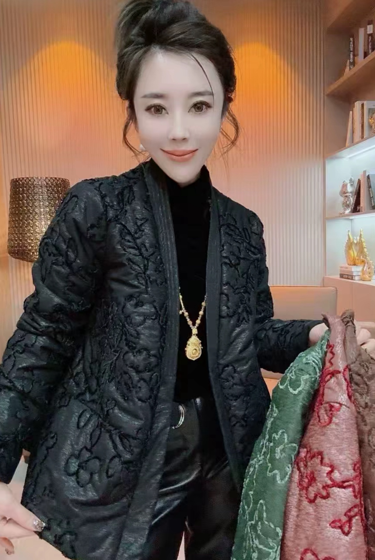 新中式国风植绒浮雕刺绣加棉宽松汉服外套女2025秋冬复古棉服上衣