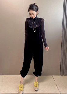 女宽松显瘦减龄休闲连体哈伦裤 欧洲站2024秋季 丝绒背带裤 时尚 新款