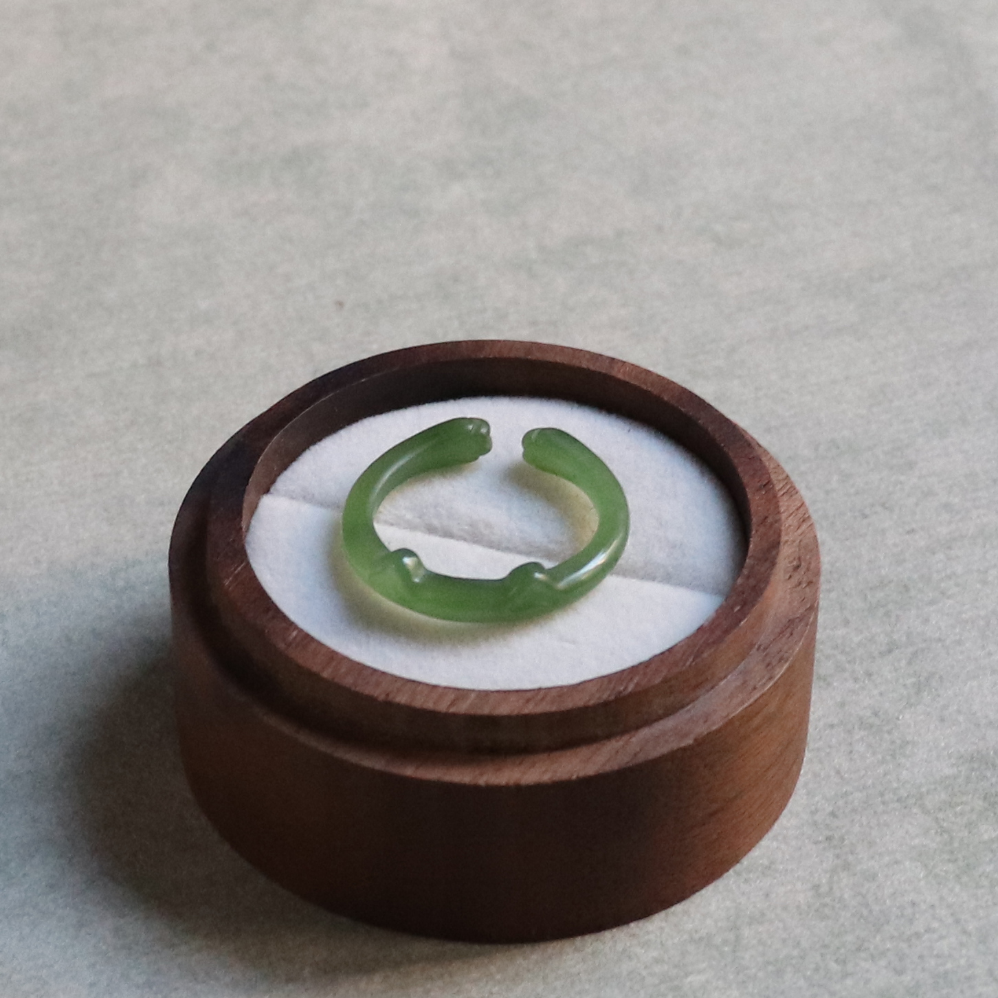 天然和田玉开口款碧玉戒指