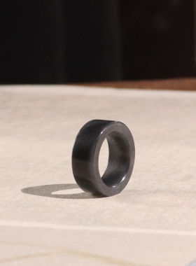 和田玉聚墨青花17号戒指带证书