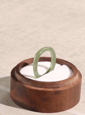 天然和田玉冰底素圈戒指带鉴定