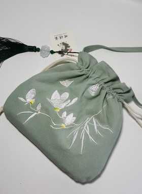 古风刺绣斜挎包新品国风休闲百搭包包女流苏汉元素原创小清新手拎