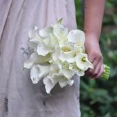 手捧花 手捧花婚纱摄影领证拍照韩式 小红书同款 珍珠马蹄莲新娘新款