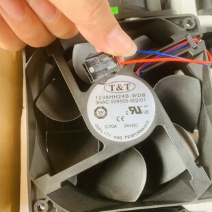1238HH24B-WDB ABB机器人控制器风扇 3HAC029105-001 002 带插头