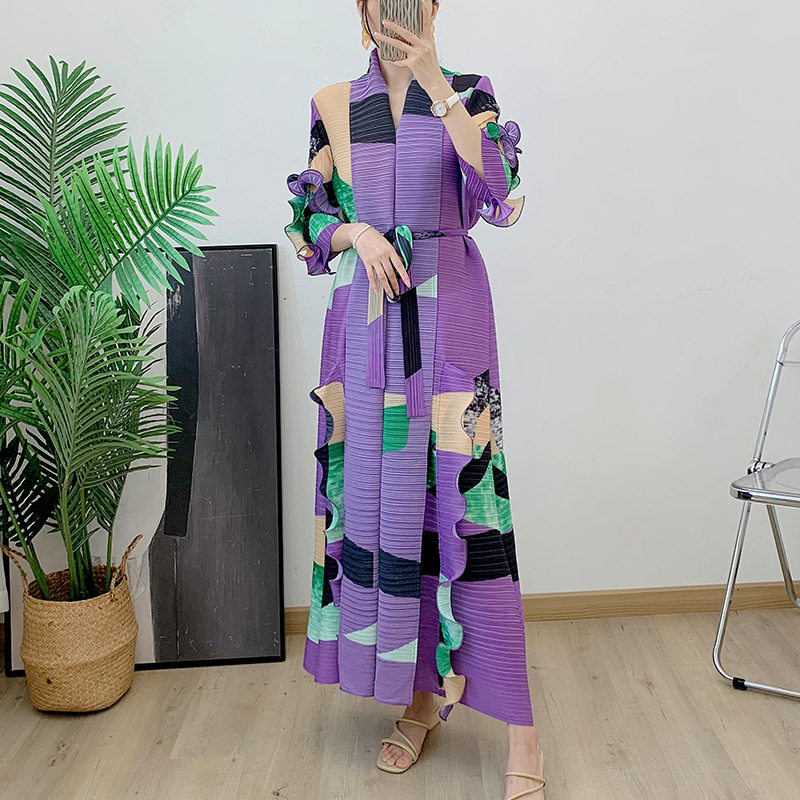 渐变色褶皱连衣裙女春秋款时尚木耳边v领系带中长款百褶裙子优质