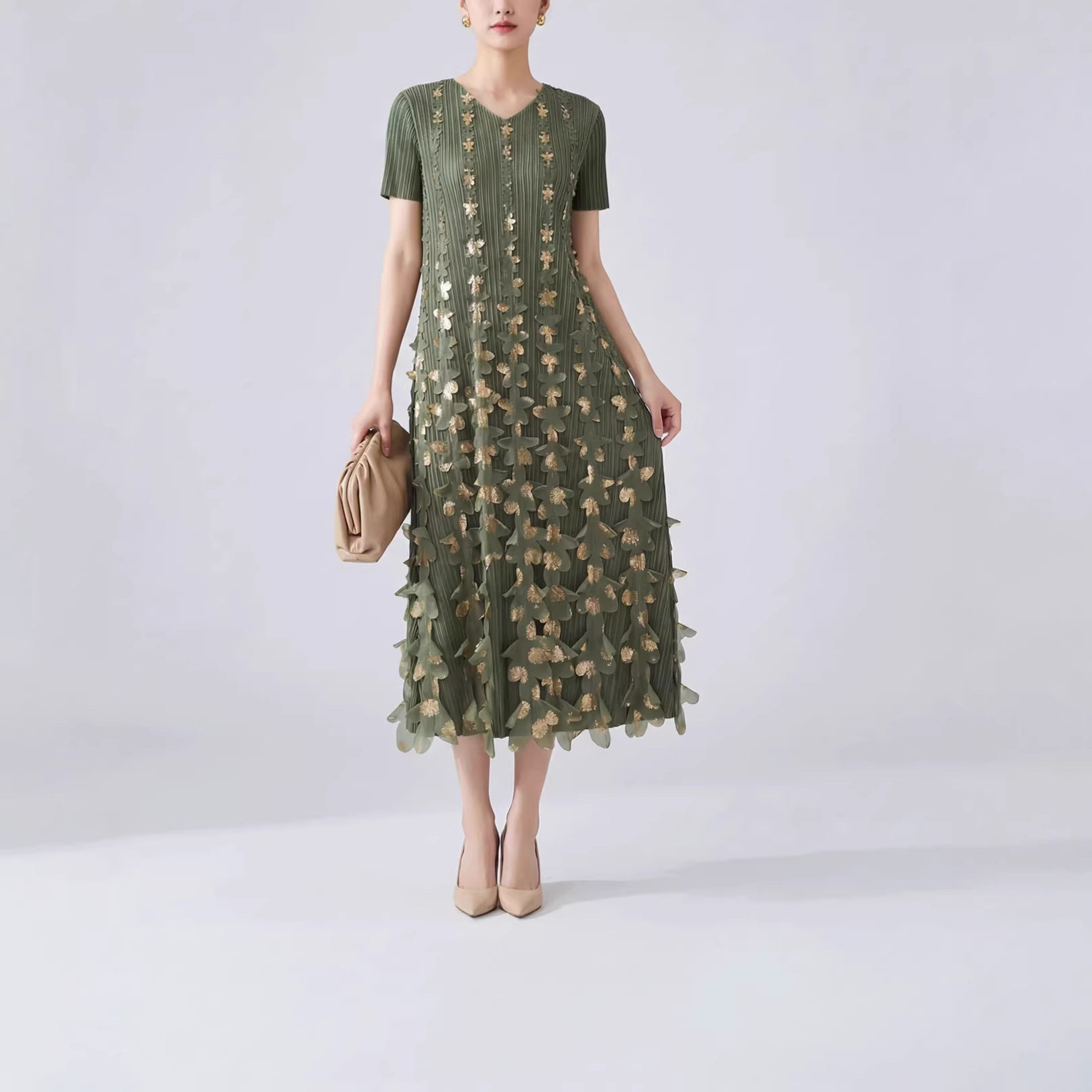 欧美高端褶皱v领礼服连衣裙女夏季重工烫金立体花朵减龄显瘦优质