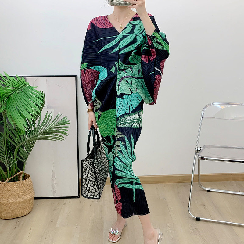 褶皱蝙蝠袖连衣裙气质v领裙子大码套头印花压褶洋装优质日韩新潮