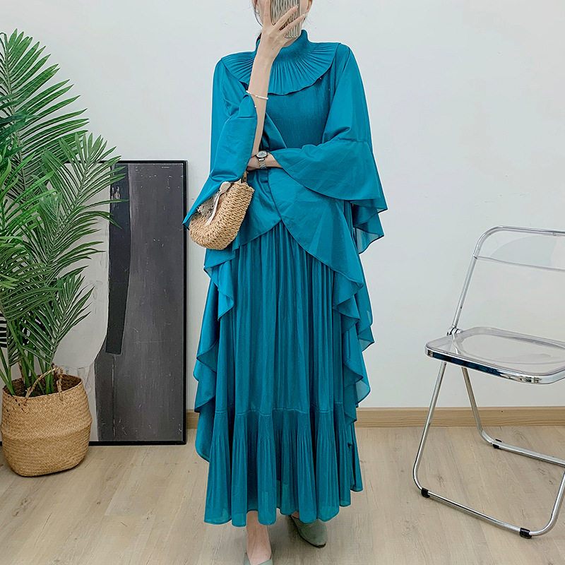 连衣裙秋季女感时尚气质大翻领宽松大码荷叶袖褶皱长裙优质日韩