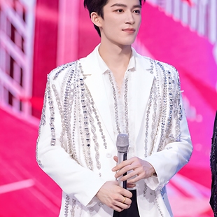 王星越同款 重工高级感痞帅气质西服 白色高定轻奢链条手工绣钻西装