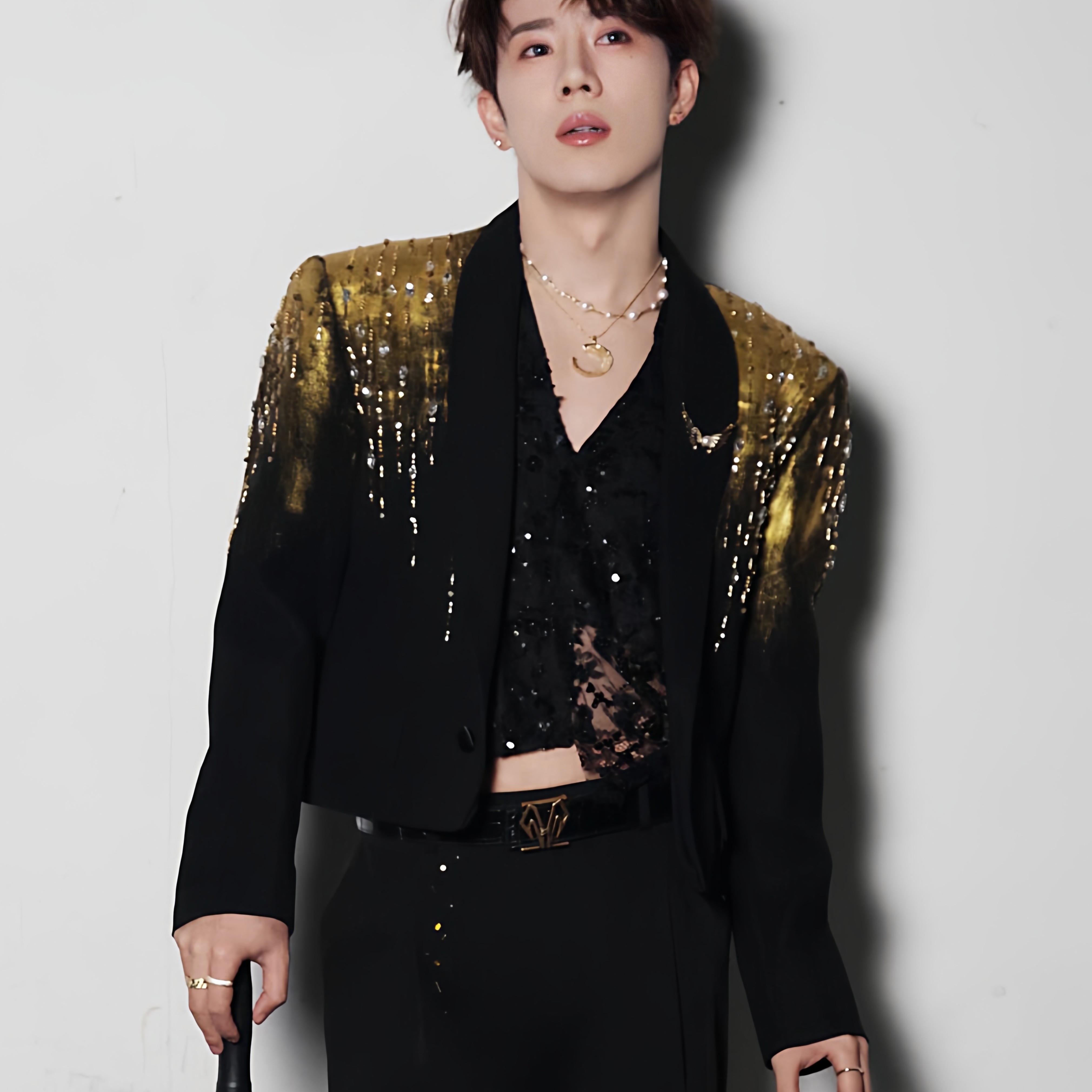 鹭卓明星同款黑色重工金粉手工钉珠夹克男舞台演出走秀垫肩西服潮,男装,休闲西服,淘宝优惠券,粉丝福利购,淘宝优惠卷