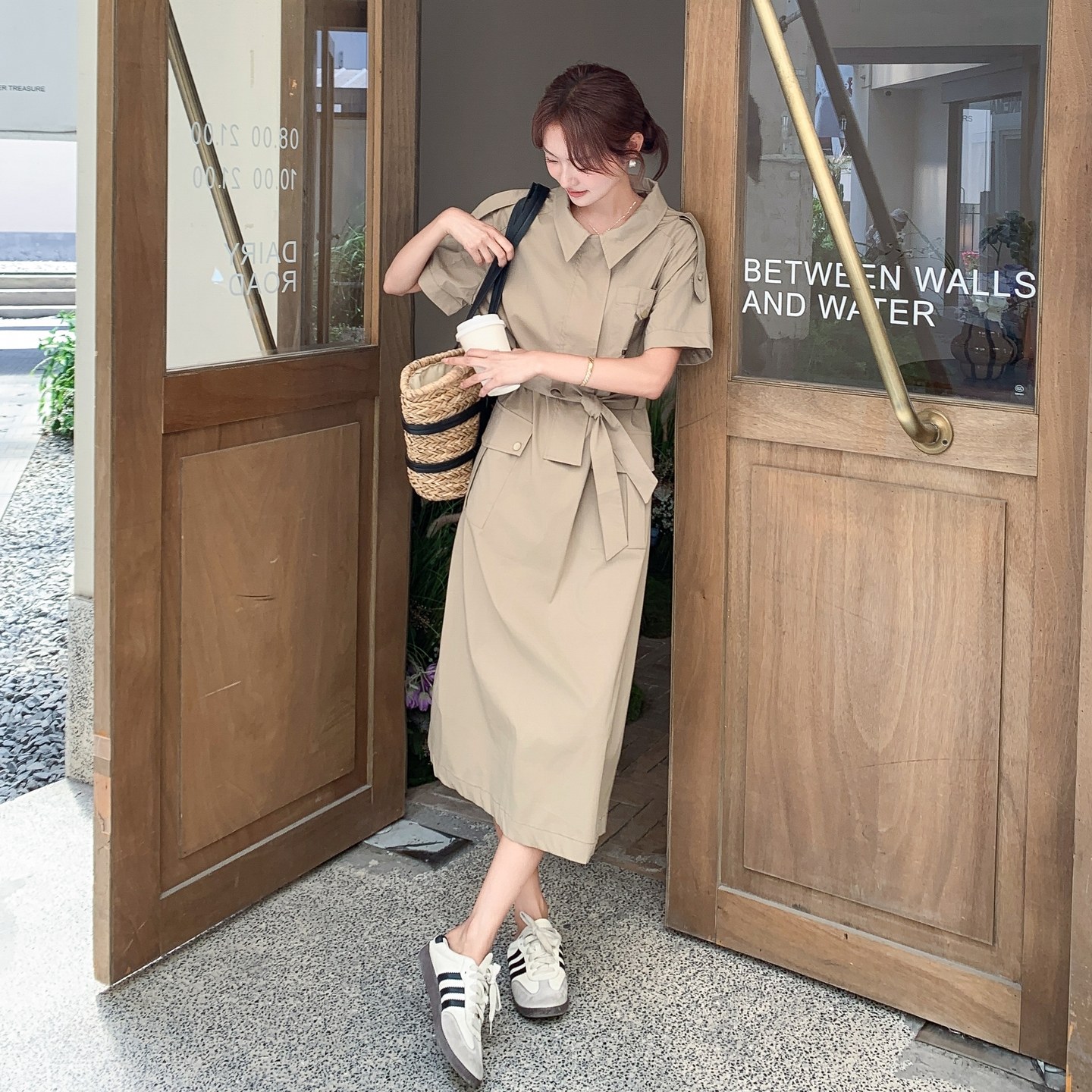 卡其色工装风连衣裙女2025夏季新款韩版简约气质收腰显瘦a字长裙,女装连衣裙,艾青服饰