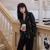 现货主推春秋皮夹克水洗PU皮机车服女外套212P130控188，女装皮衣，艾青服饰