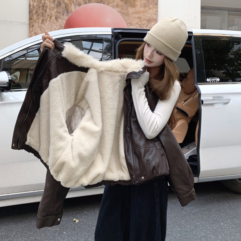 新款现货羊羔毛毛领PU皮外套加绒保暖棉服潮1536642P175K248,女装皮衣,艾青服饰
