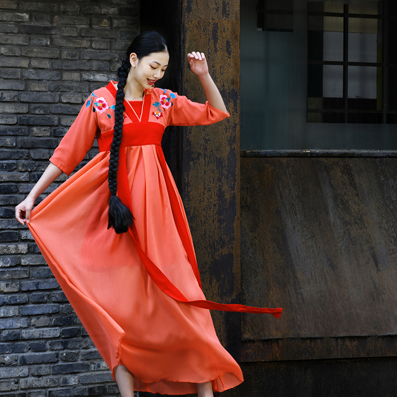 玫瑰园原创设计风橘粉改良汉服