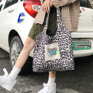日韩ins原创复古豹纹小众帆布包包上课通勤双面单肩包女托特包
