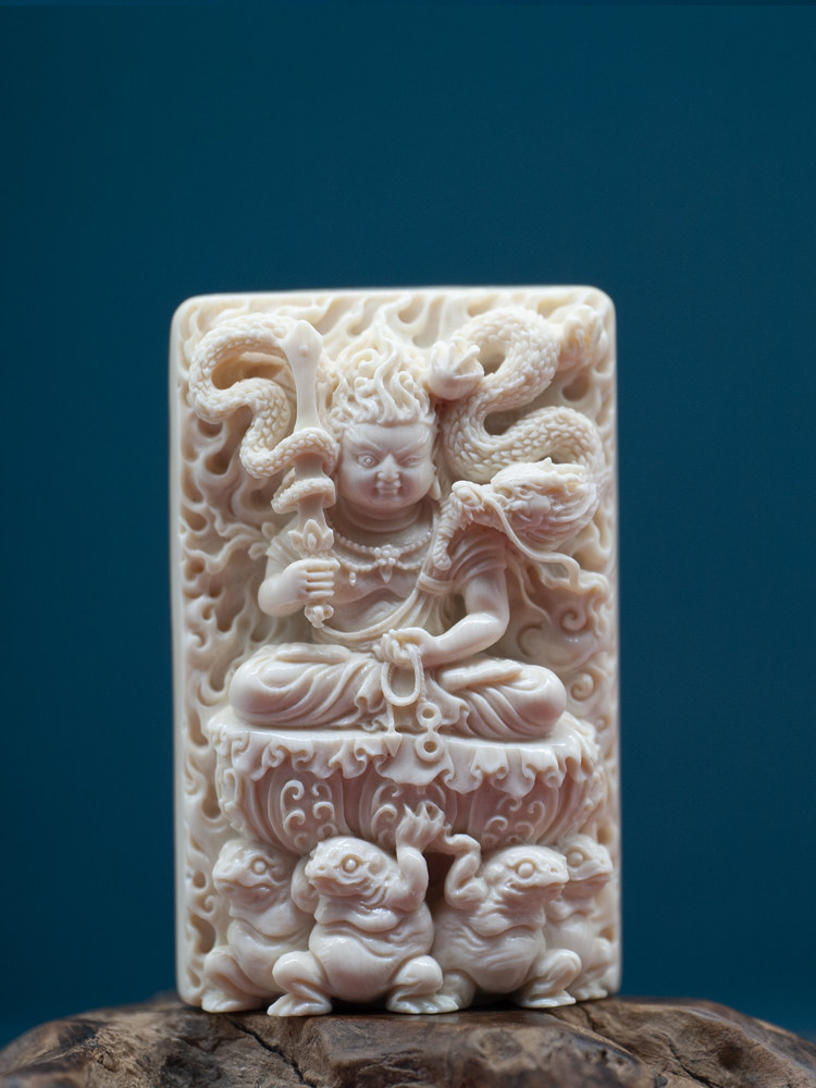 守艺猛犸牙雕刻大师纯手工不动明王生肖八大守护神吊坠挂件牌子