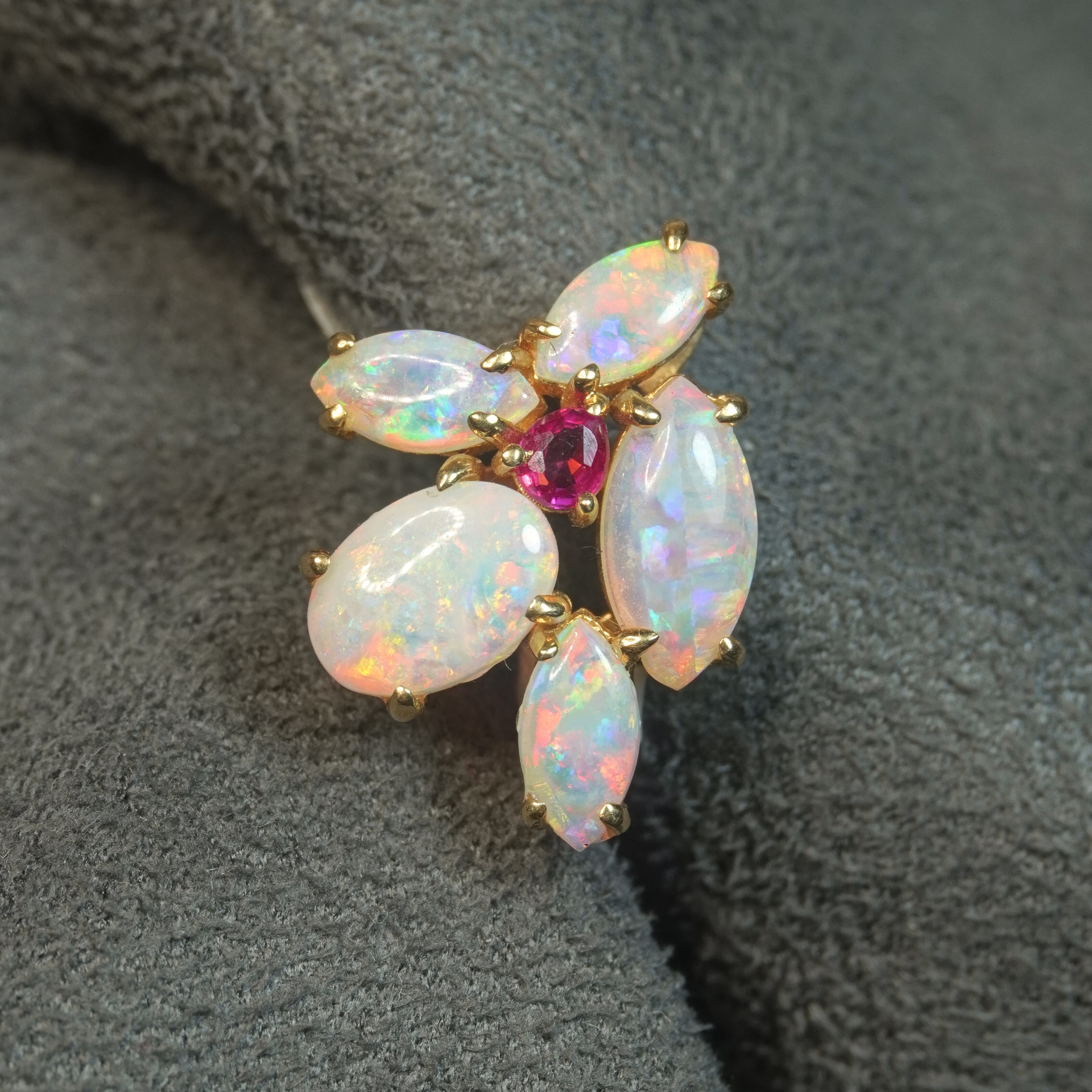 18k金澳大利亚水晶欧泊群镶项链吊坠