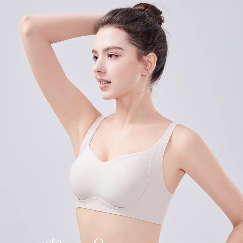 云感提拉一体无痕式内衣粉底液内衣新时代女王日系美背光面文胸