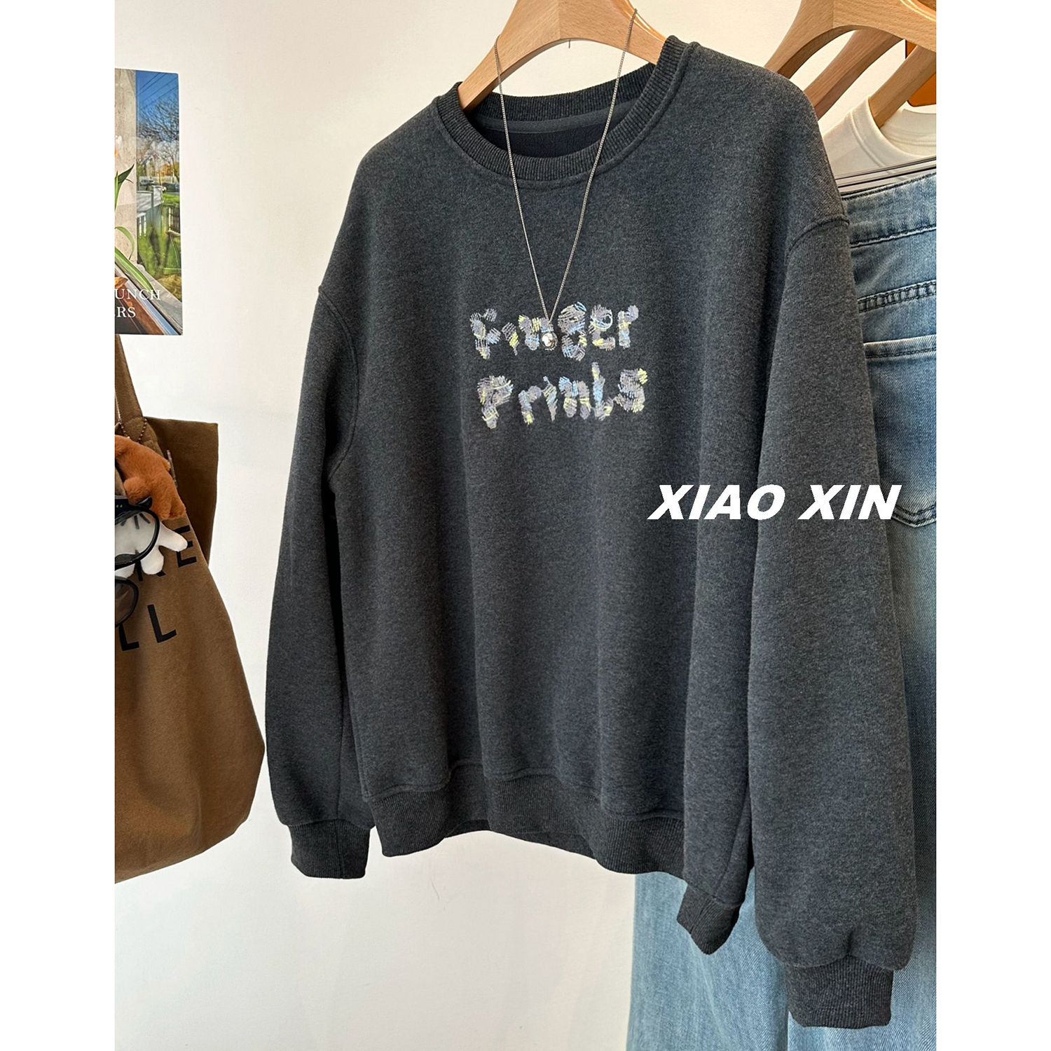 胖mm特大码300斤彩色字母刺绣加绒厚款卫衣女秋冬季宽松保暖上衣