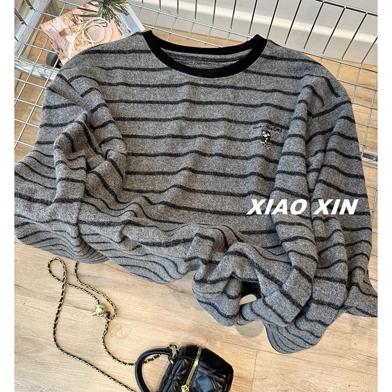 胖mm特大码300斤刺绣小狗条纹磨毛长袖T恤女春秋宽松休闲打底上衣