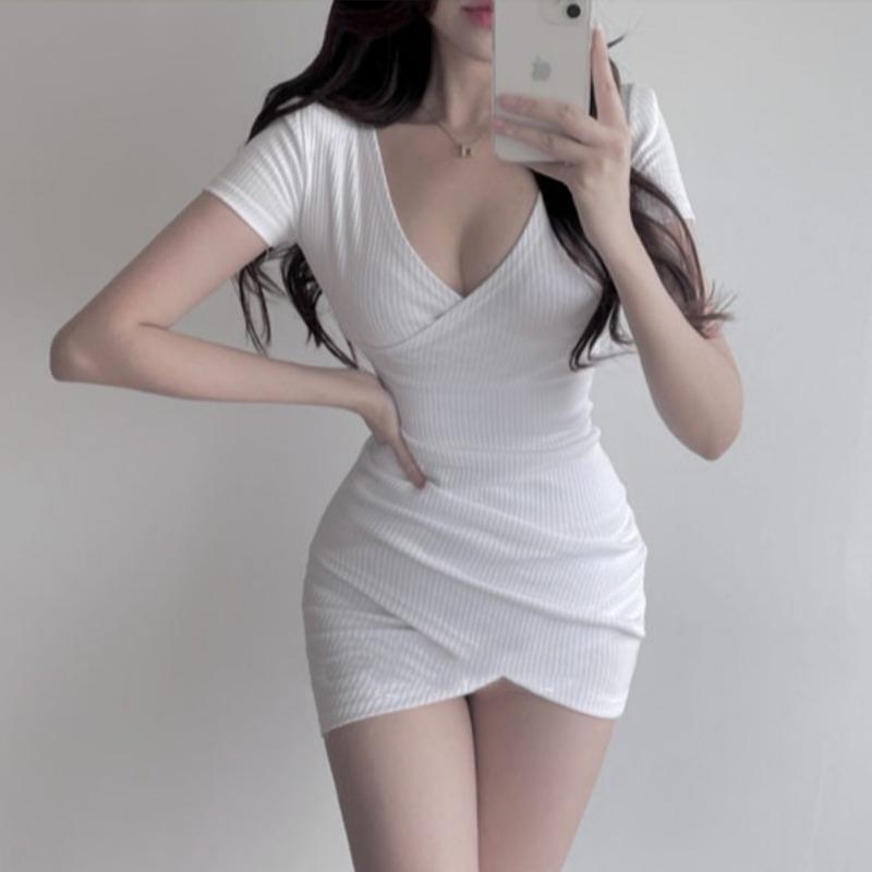 胖mm特大码300斤深V领低胸显身材交叉褶皱连衣裙包臀显瘦短裙女夏