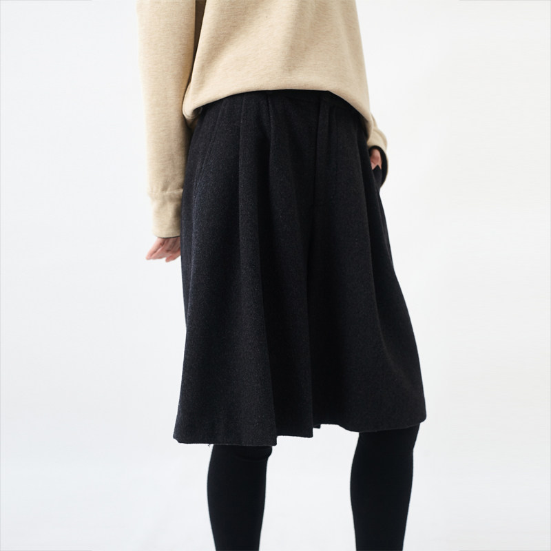 复古绵羊毛呢绒宽松百搭休闲中裤小鱼秋冬季简约小众女士黑灰短裤 - 小鱼果查出品