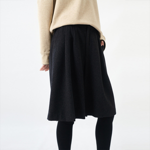 复古绵羊毛呢绒宽松百搭休闲中裤小鱼秋冬季简约小众女士黑灰短裤