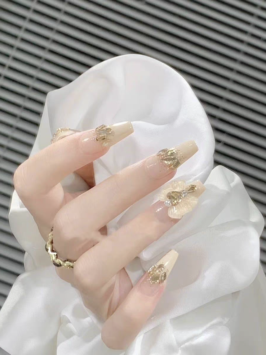 网红爆款轻奢钻石蝴蝶结手工穿戴甲裸色法式新娘甲可拆卸甲片,彩妆/香水/美妆工具,美甲工具,淘宝优惠券,粉丝福利购,淘宝优惠卷