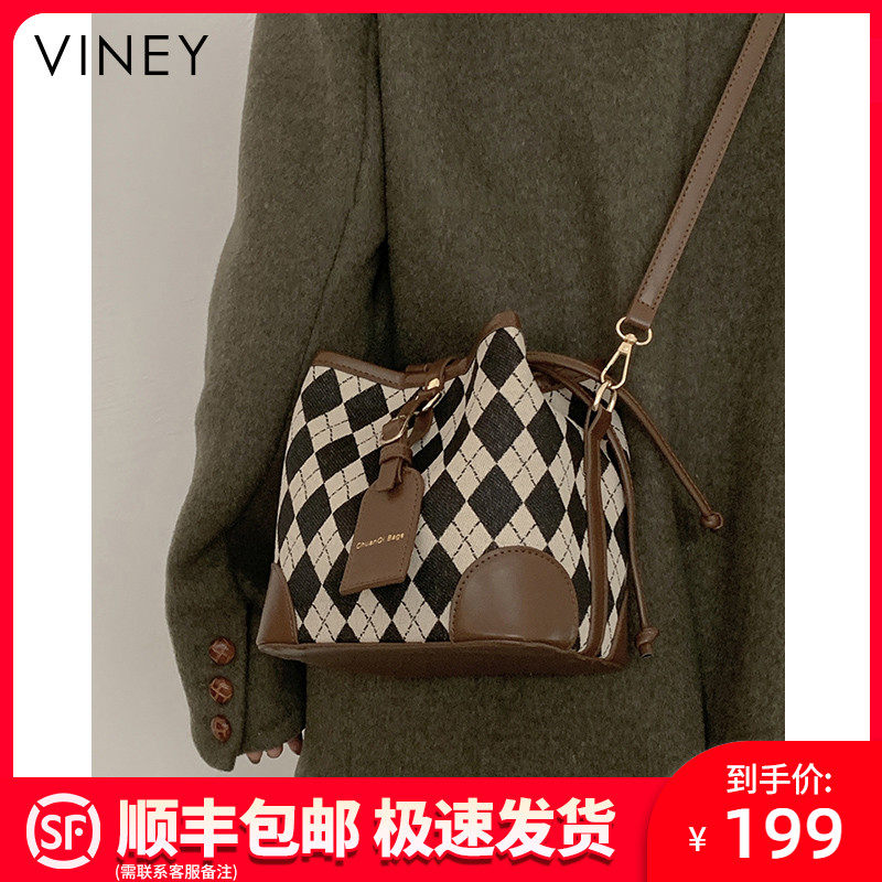 Viney水桶包包2023新款女包斜挎包高级感小众单肩小包生日礼物怎么样,好用不?
