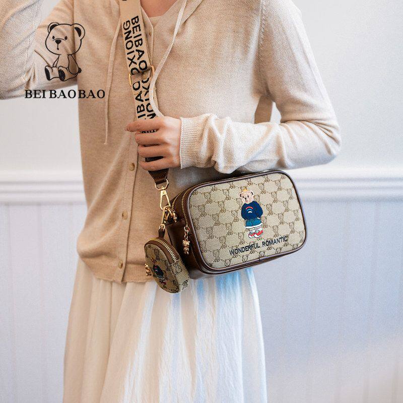北包包女小熊刺绣2025新款百搭时尚复古卡通单肩斜挎包女包相机包