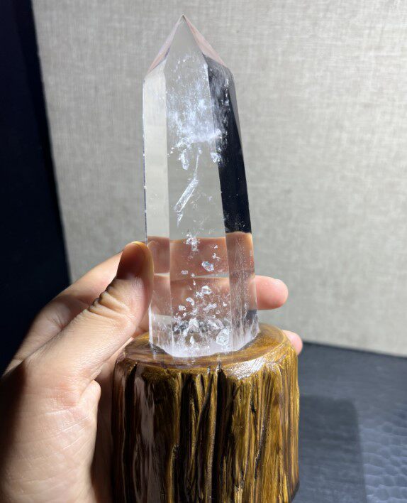 천연 화이트 크리스탈 컬럼 완전히 감싼 스톤인스톤 크리스탈 인크리스탈 블루 니들 컬럼