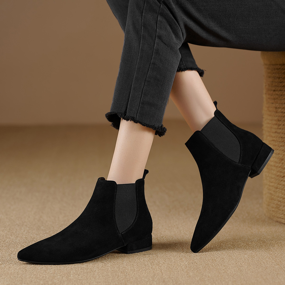 西村名物欧美复古尖头切尔西靴女