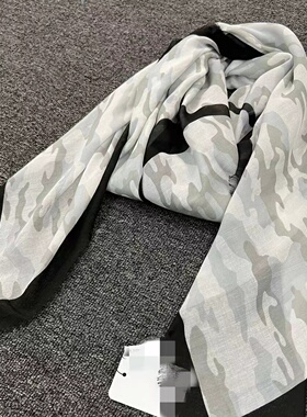 新款正品女围巾防晒沙滩披肩大写字母印花纱巾简约保暖送礼佳品
