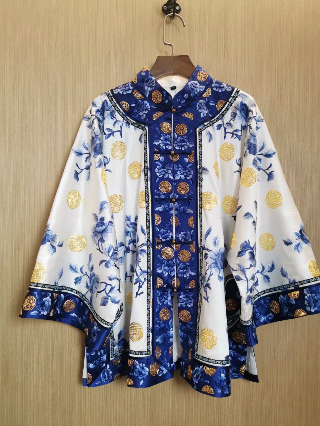 中国风紫禁城真丝三蓝绣苏绣牡丹盘金绣寿字团纹清宫娘娘旗袍氅衣