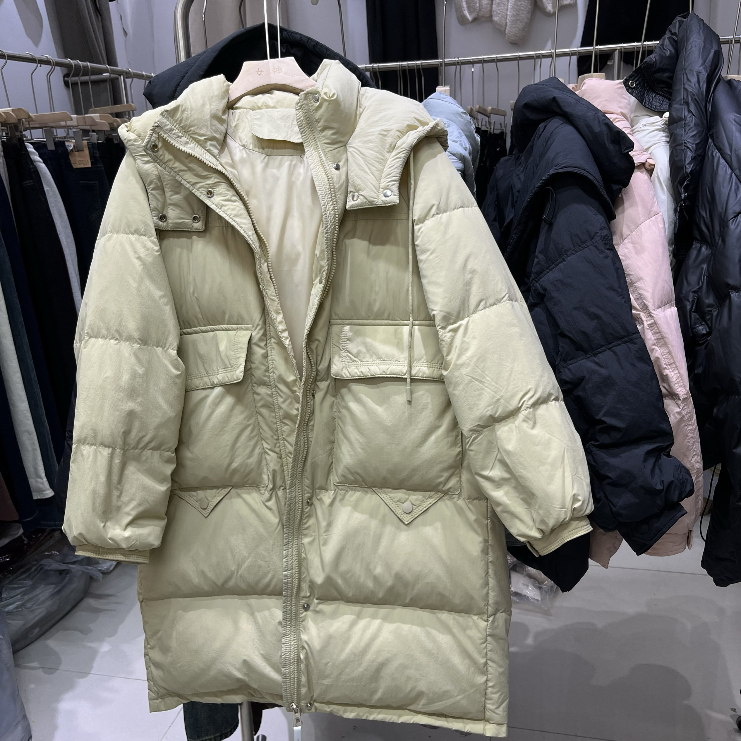 冬季新款羽绒服女韩版宽松中款过膝连帽加厚大口袋保暖白鸭绒外套