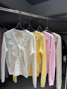 新纯欲小蛮腰 100%纯山羊绒花瓣蕾丝V领开衫女显瘦针织打底衫上衣