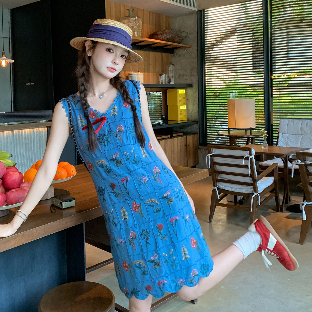 蓝色法式复古淑女气质绣花连衣裙女2025夏季新款小个子花边A字裙,女装连衣裙,世纪海洋