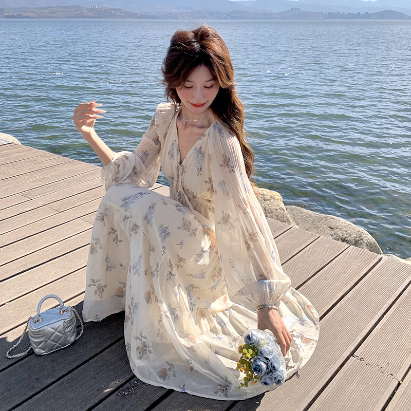 豆蔻庄园油画氛围裙法式度假风仙女裙气质花卉压褶系带连衣裙,女装连衣裙,世纪海洋