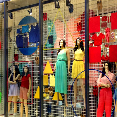 国外著名服装店专卖店橱窗展示陈列设计实景照片 一百多套 素材