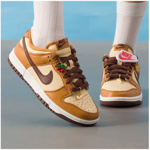 Nike耐克正品新款秋季女子DUNK LOW SE运动复古休闲板鞋HQ7487