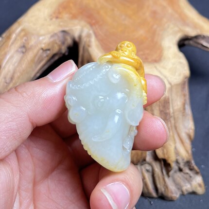 和田玉天然原皮原色新疆籽料封侯拜相挂件