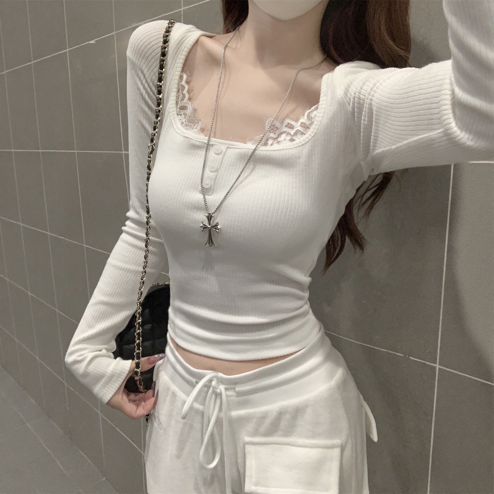 蕾丝拼接长袖T恤女辣妹白色