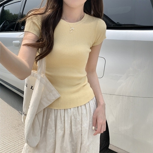 上衣t恤女 夏季 韩系穿搭修身 显瘦正肩圆领针织衫 简约黄色针织短袖