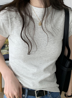 正肩短袖t恤女白色2026夏季辣妹叠穿小圆领打底体恤修身内搭上衣
