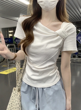 2026夏季温柔风纽结设计感正肩白色短袖T恤女掐腰独特绝美小上衣